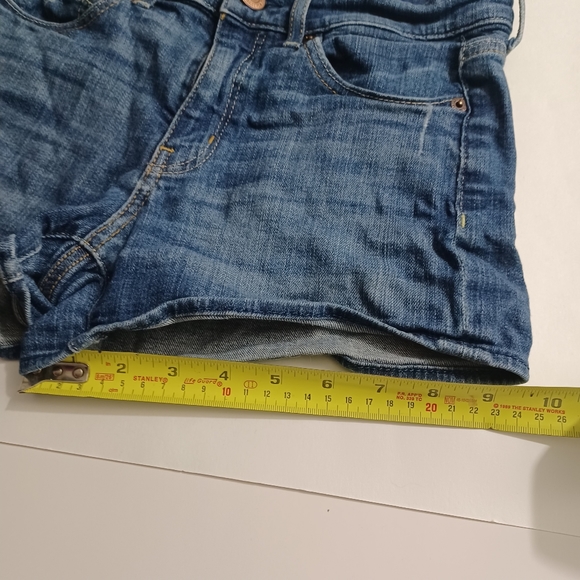 American Eagle Denim Shorts Size 2 Blue -Slightly Distressed -Stretch -AEO - Picture 8 of 12